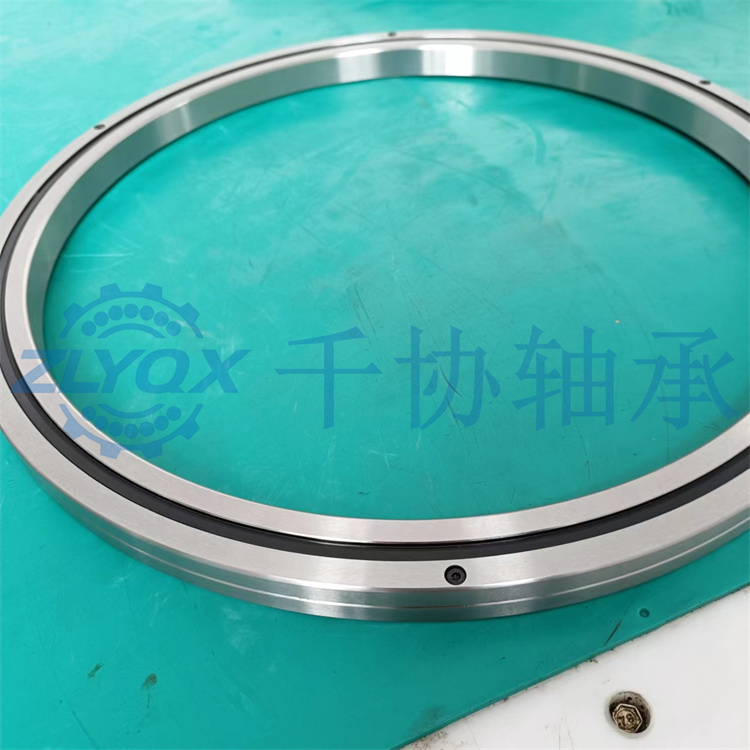 機(jī)器人交叉滾子軸承安裝注意事項
